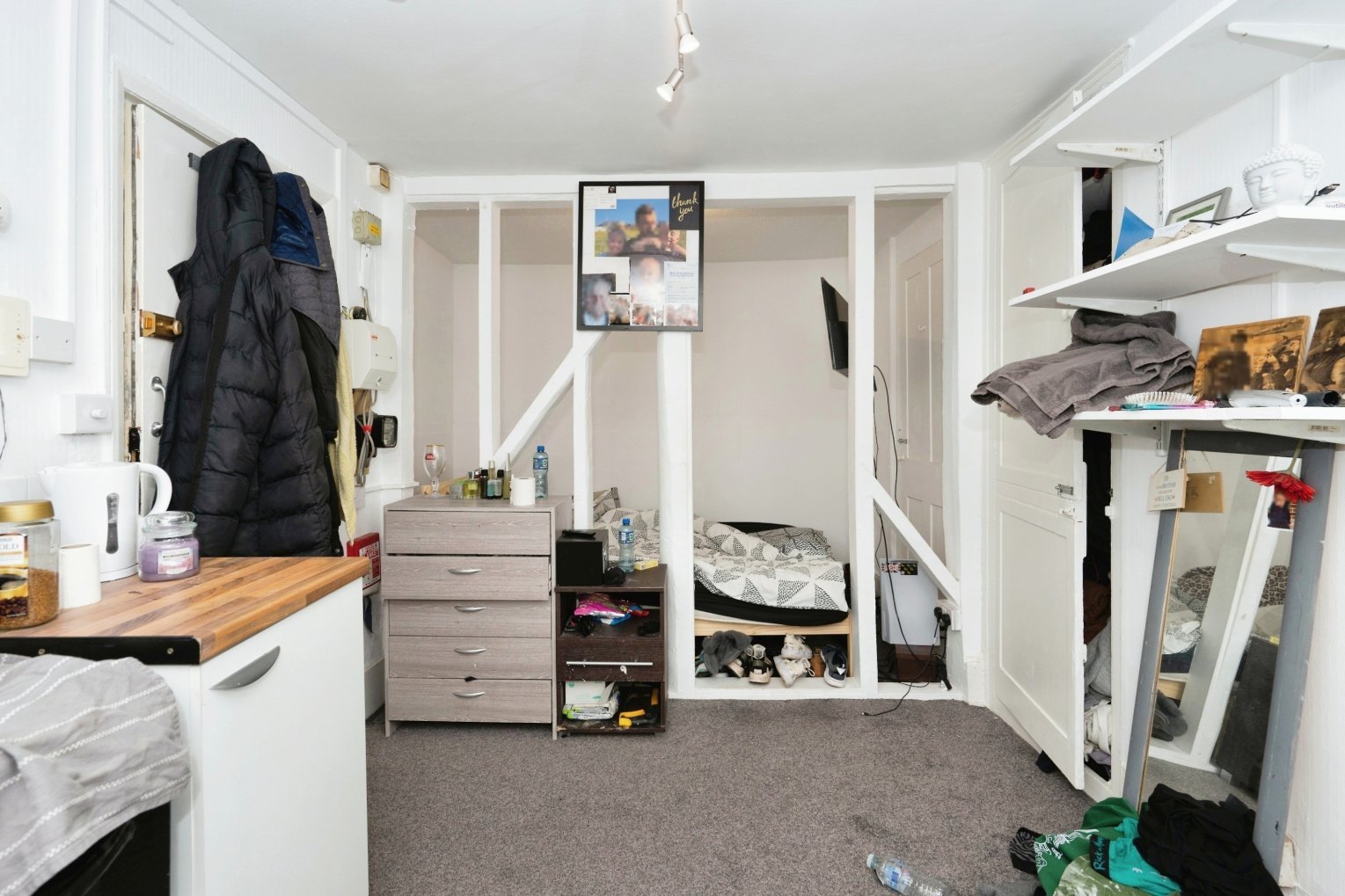 Bedsit 4 Image 1