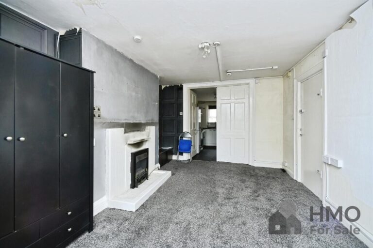 Ground Flat